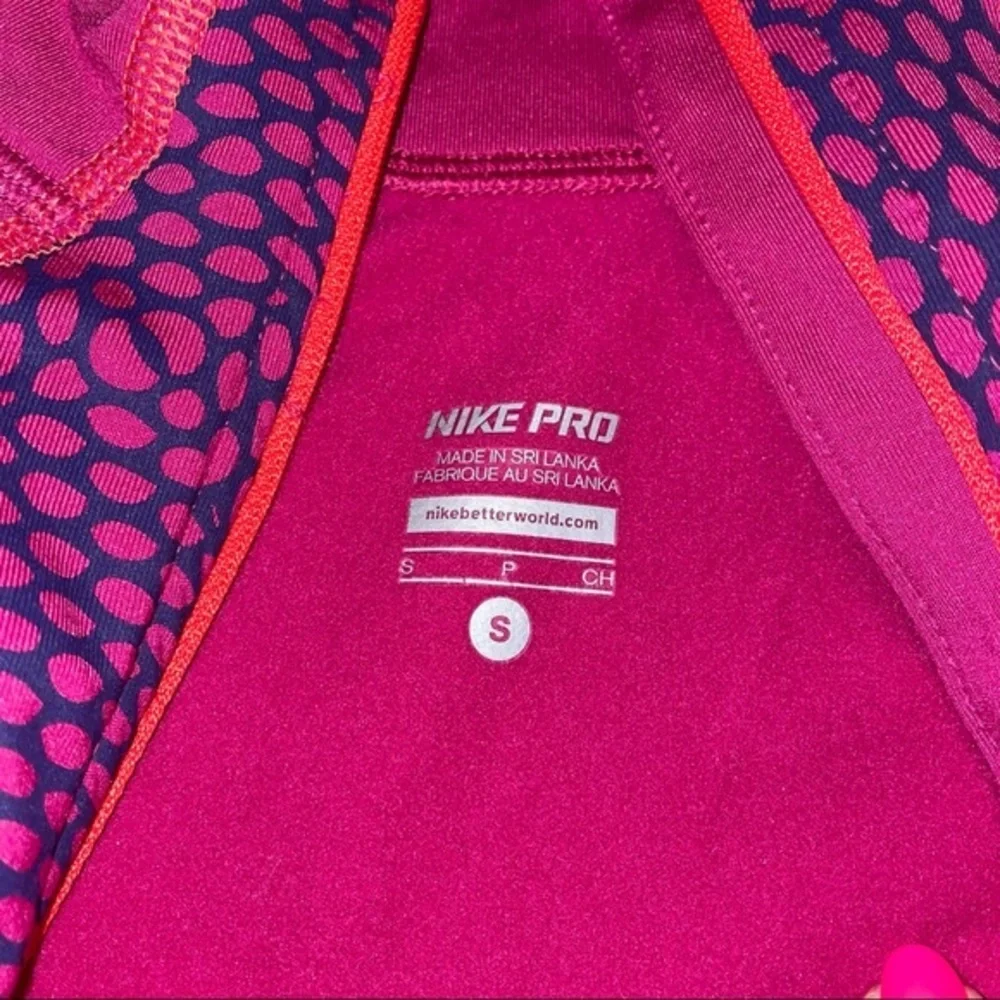 Nike pro fitted top